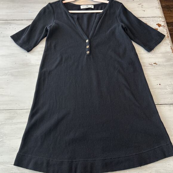 NATURAL LIFE Dresses & Skirts - Natural Life Black Easy Street Mini Dress Size M Henley Waffle Knit Minimalist